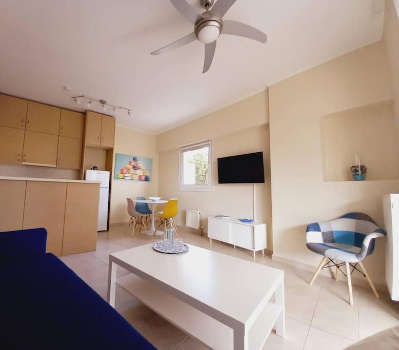 Blue -Spacious 1Bdr Corner Flat/Balcony/View Apartment Атина Екстериор снимка